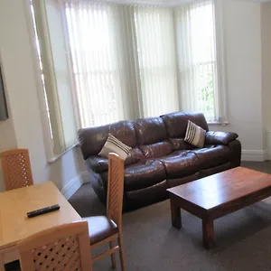No 4 - Large 2 Bed Near Sefton Park And Lark Lane Liverpool
